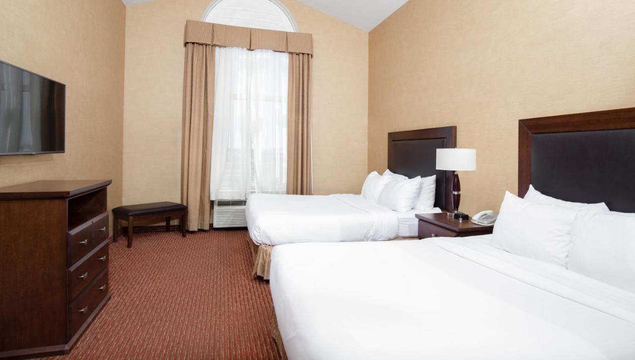 Pomeroy Hotel Fort St. John Esterno foto