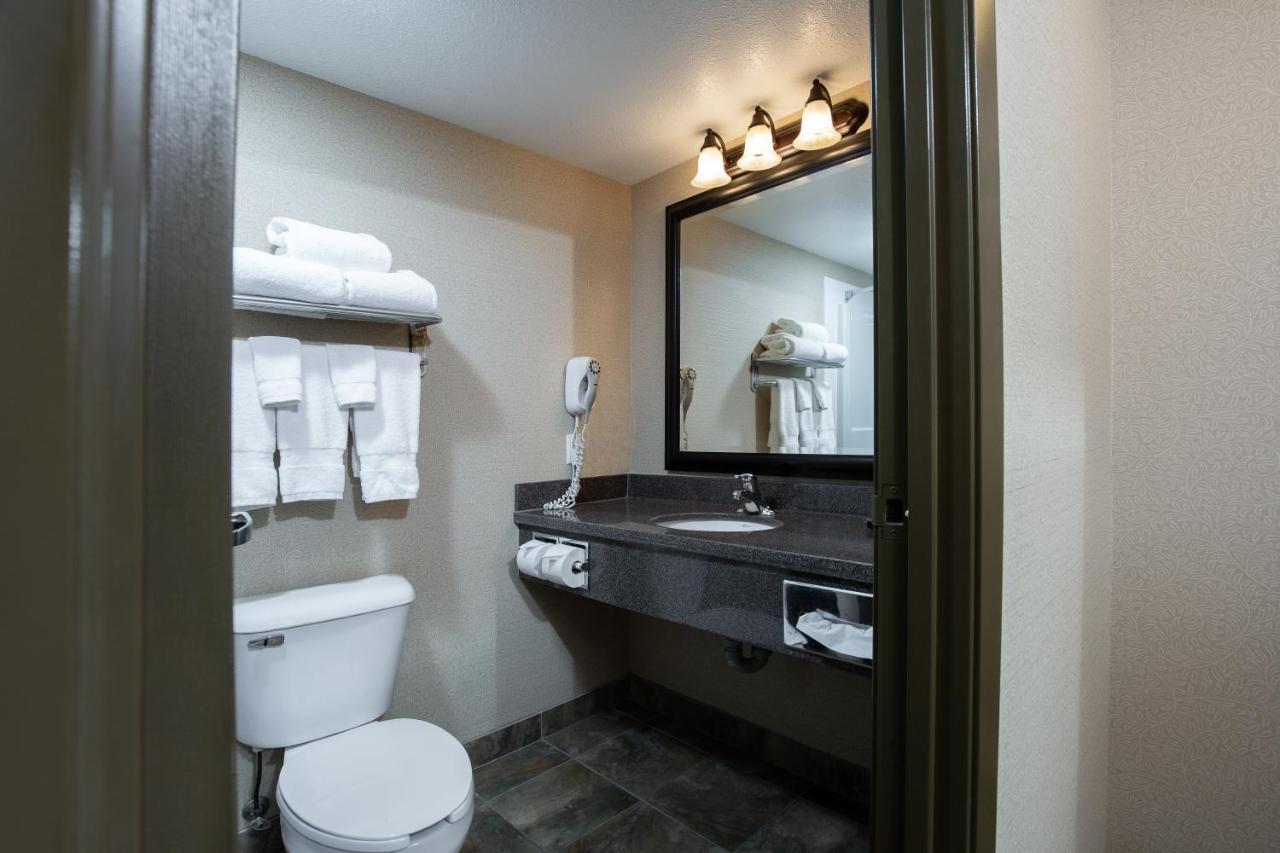 Pomeroy Hotel Fort St. John Esterno foto