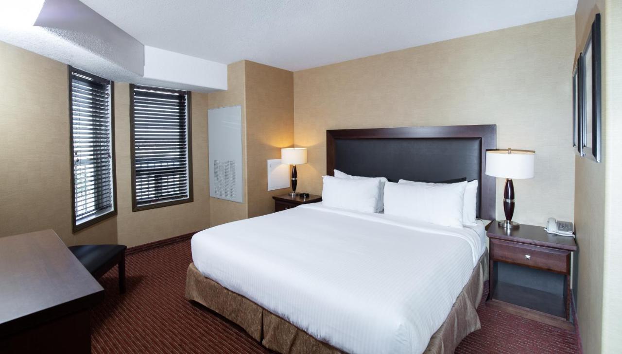 Pomeroy Hotel Fort St. John Esterno foto